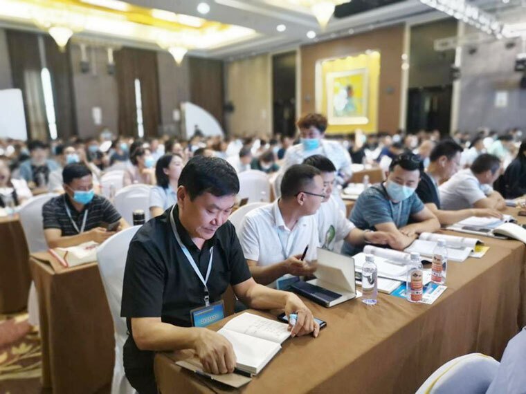 东大塑业公司参加中国塑协农膜专委会五届六次理事会议